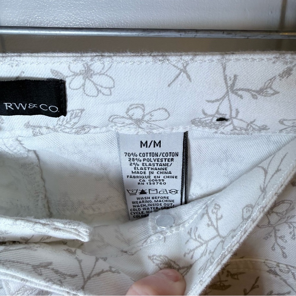 White Floral Cropped Pants - Women - Picture 9 of 9